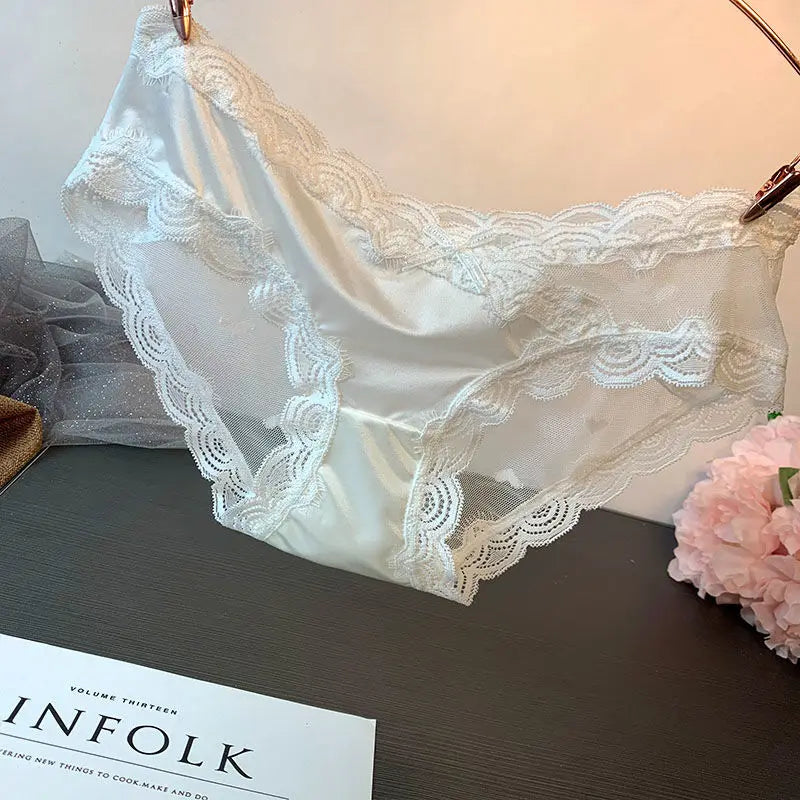 3 pieces Light luxury sexy underwear women low-rise lace transparent seamless high-grade high-grade temperament high-end briefs