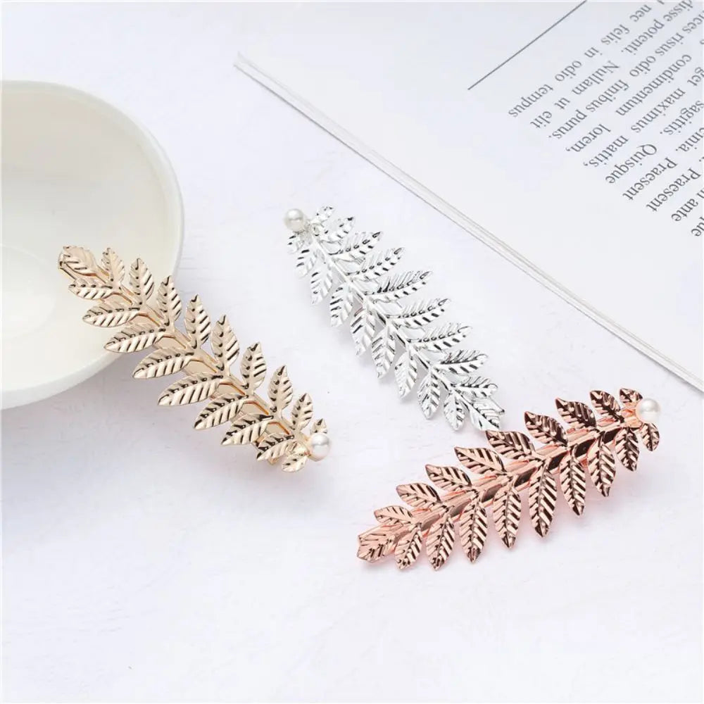 Western Hot Design Pearl Hairpin Leaf Shape Creative Metal Fashion Hair Clip For Trend Modern Women Accessory