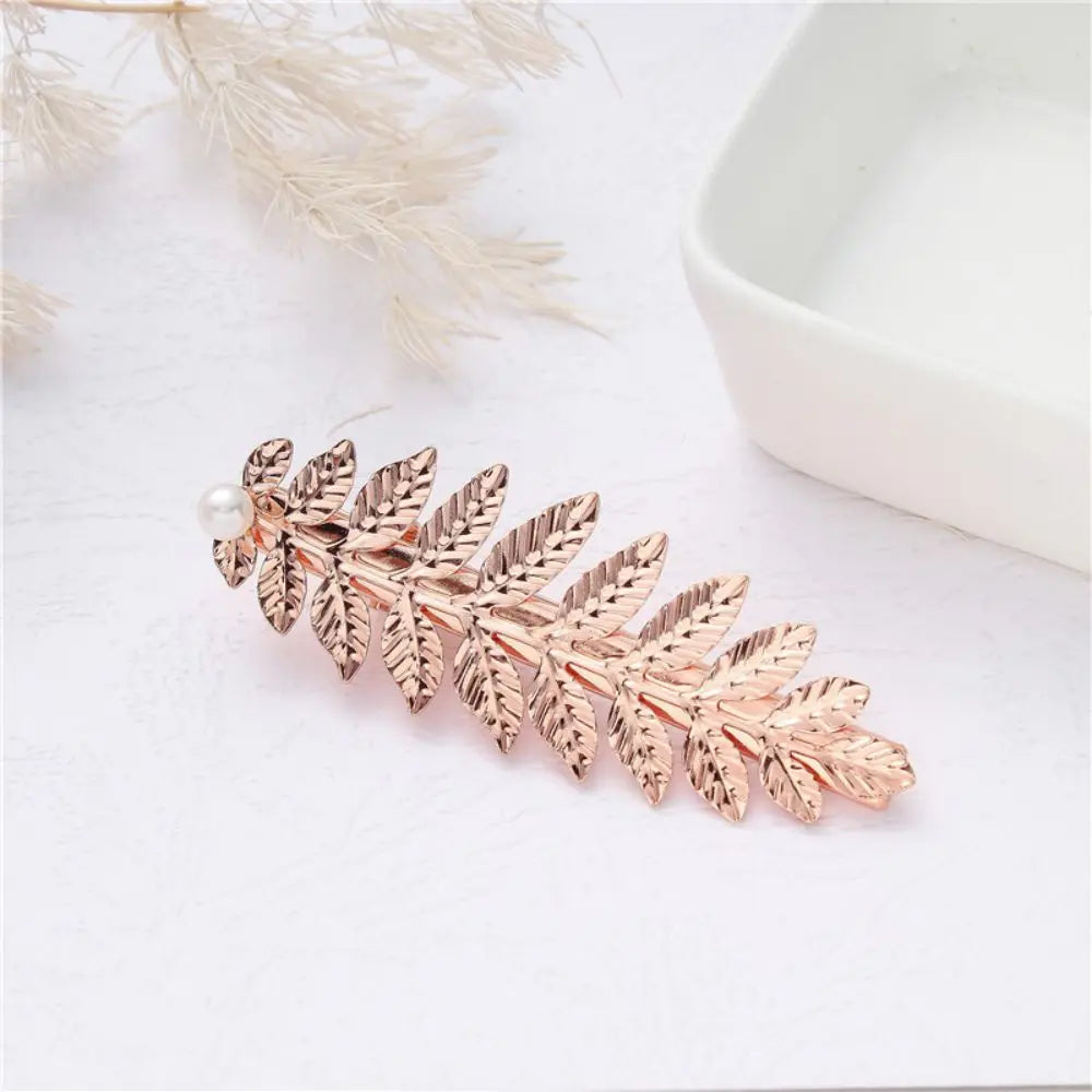 Western Hot Design Pearl Hairpin Leaf Shape Creative Metal Fashion Hair Clip For Trend Modern Women Accessory