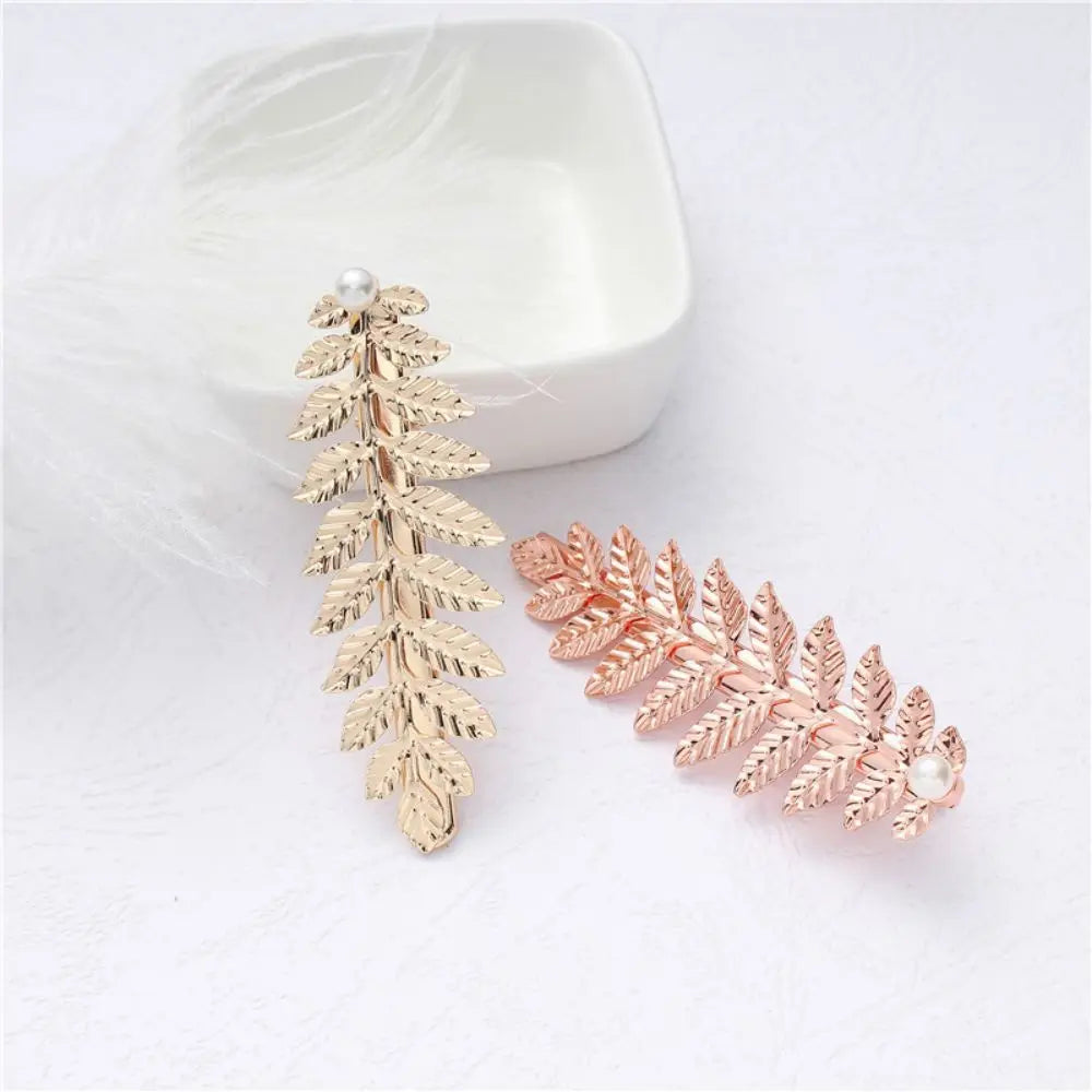 Western Hot Design Pearl Hairpin Leaf Shape Creative Metal Fashion Hair Clip For Trend Modern Women Accessory