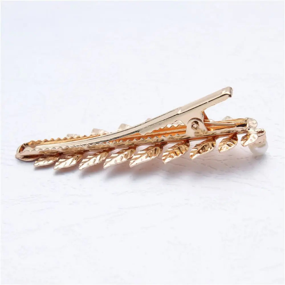 Western Hot Design Pearl Hairpin Leaf Shape Creative Metal Fashion Hair Clip For Trend Modern Women Accessory